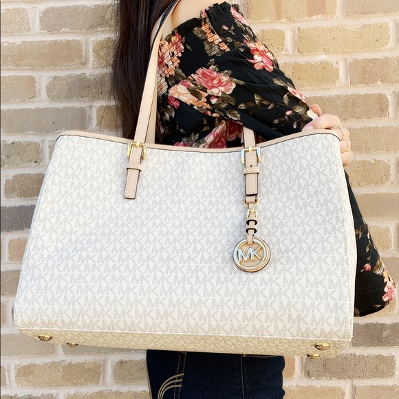 Gaby’sBags-NWT Michael Kors Large Tote Vanilla MK - Picture 2 of 6